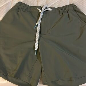 Brand new men’s Chubbies.